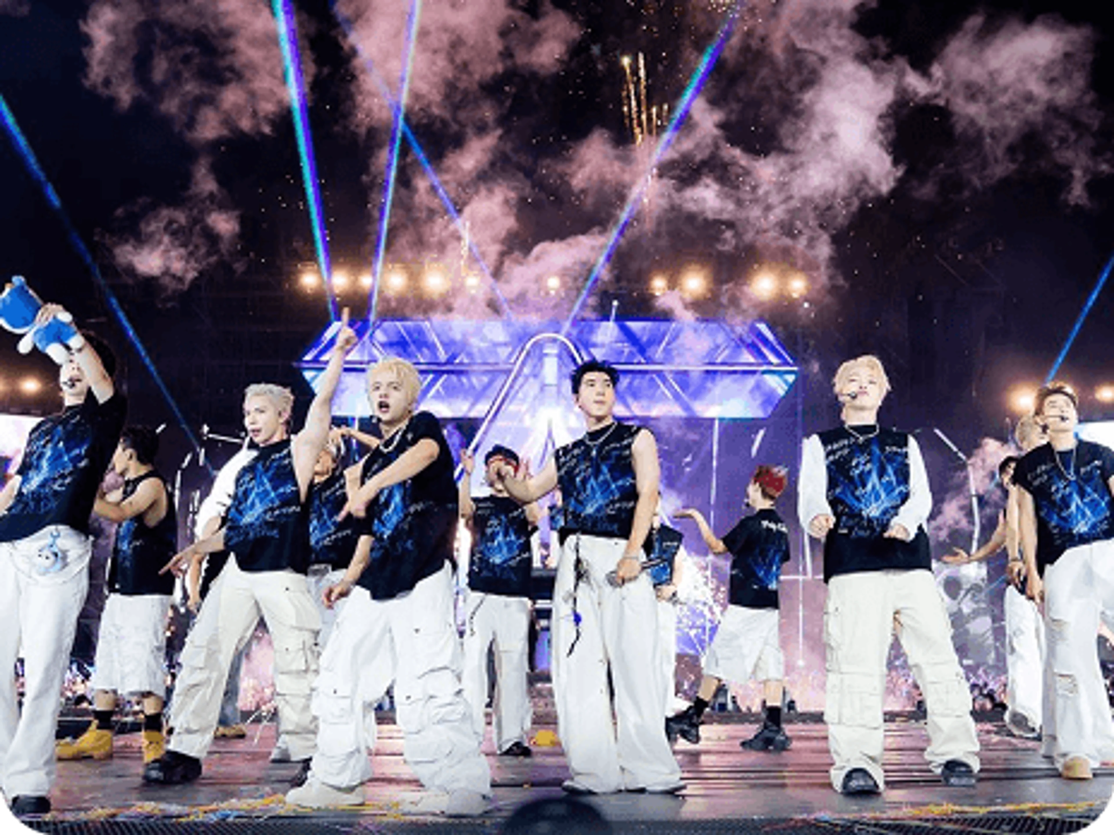 Tổ chức Mega Concert