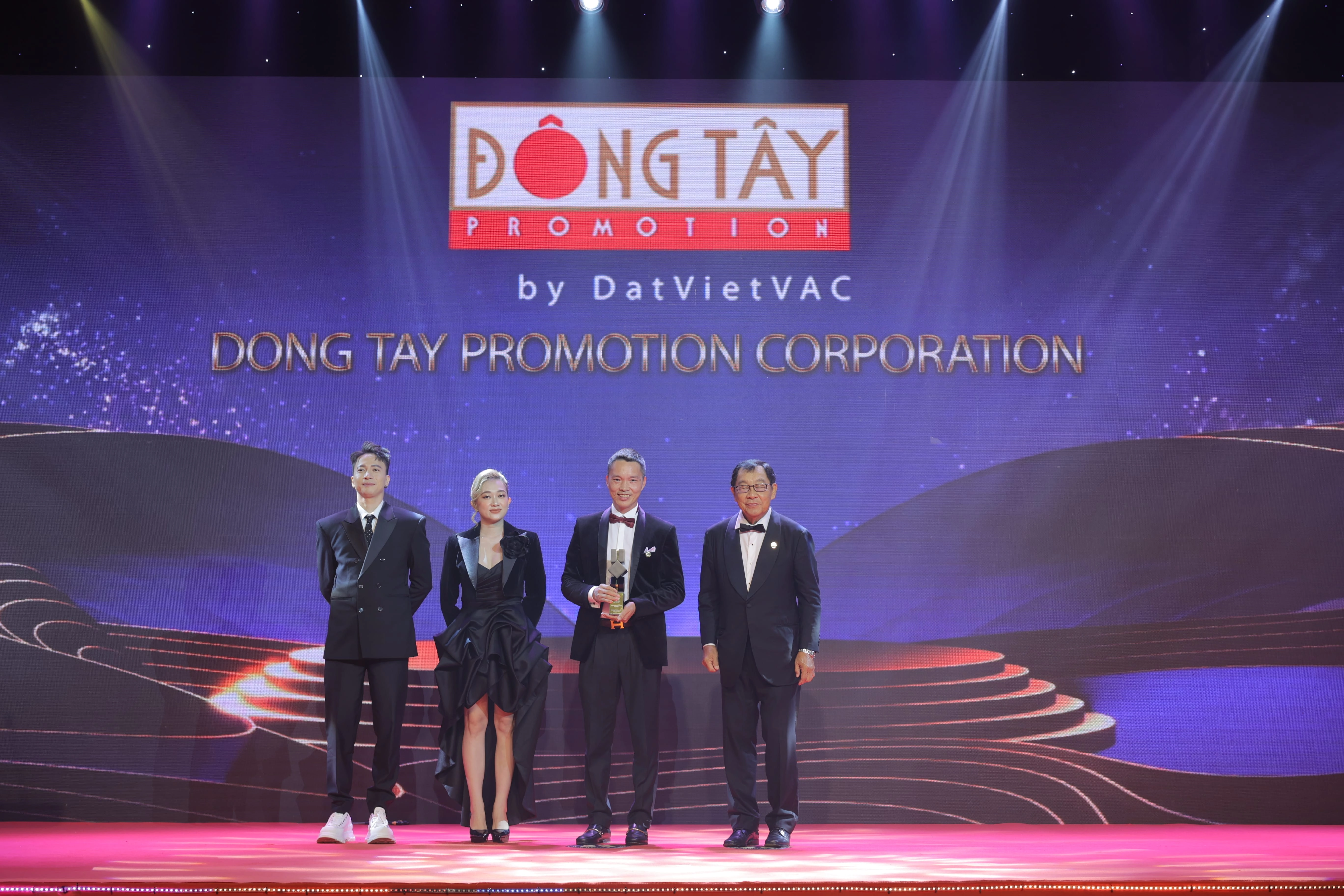 DONG TAY PROMOTION 3 LẦN LIÊN TIẾP NHẬN GIẢI THƯỞNG KINH DOANH XUẤT SẮC NHẤT CHÂU Á