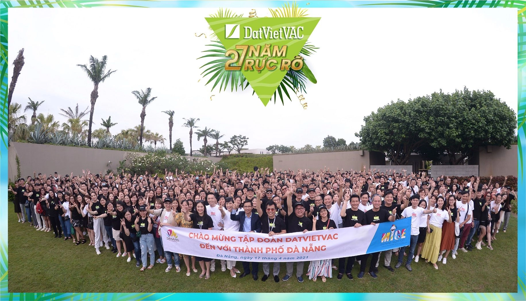 27 NĂM RỰC RỠ – DatVietVAC