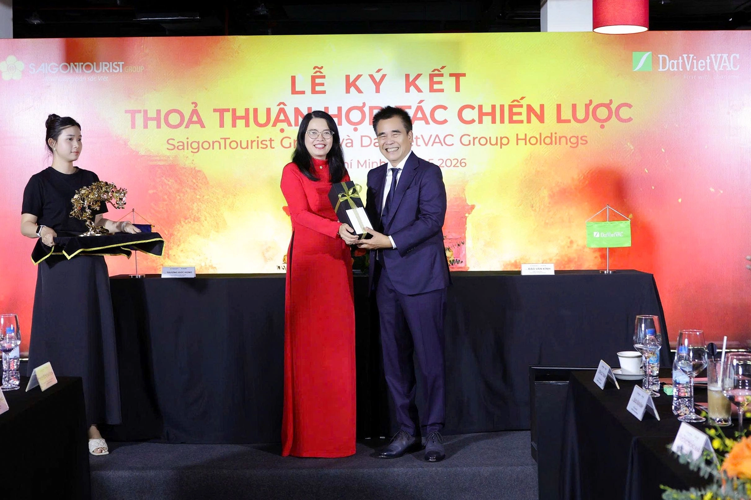 CHỦ TỊCH DatVietVAC: “CHÚNG TÔI KHÔNG CHẠY THEO XU THẾ, XU THẾ ĐANG THAY ĐỔI THEO CHÚNG TÔI”