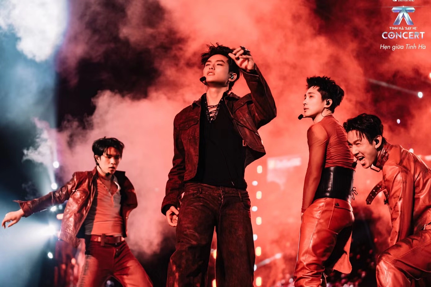 Hàng chục ngàn khán giả đến với phiên mở màn concert Tinh hà “Say hi”