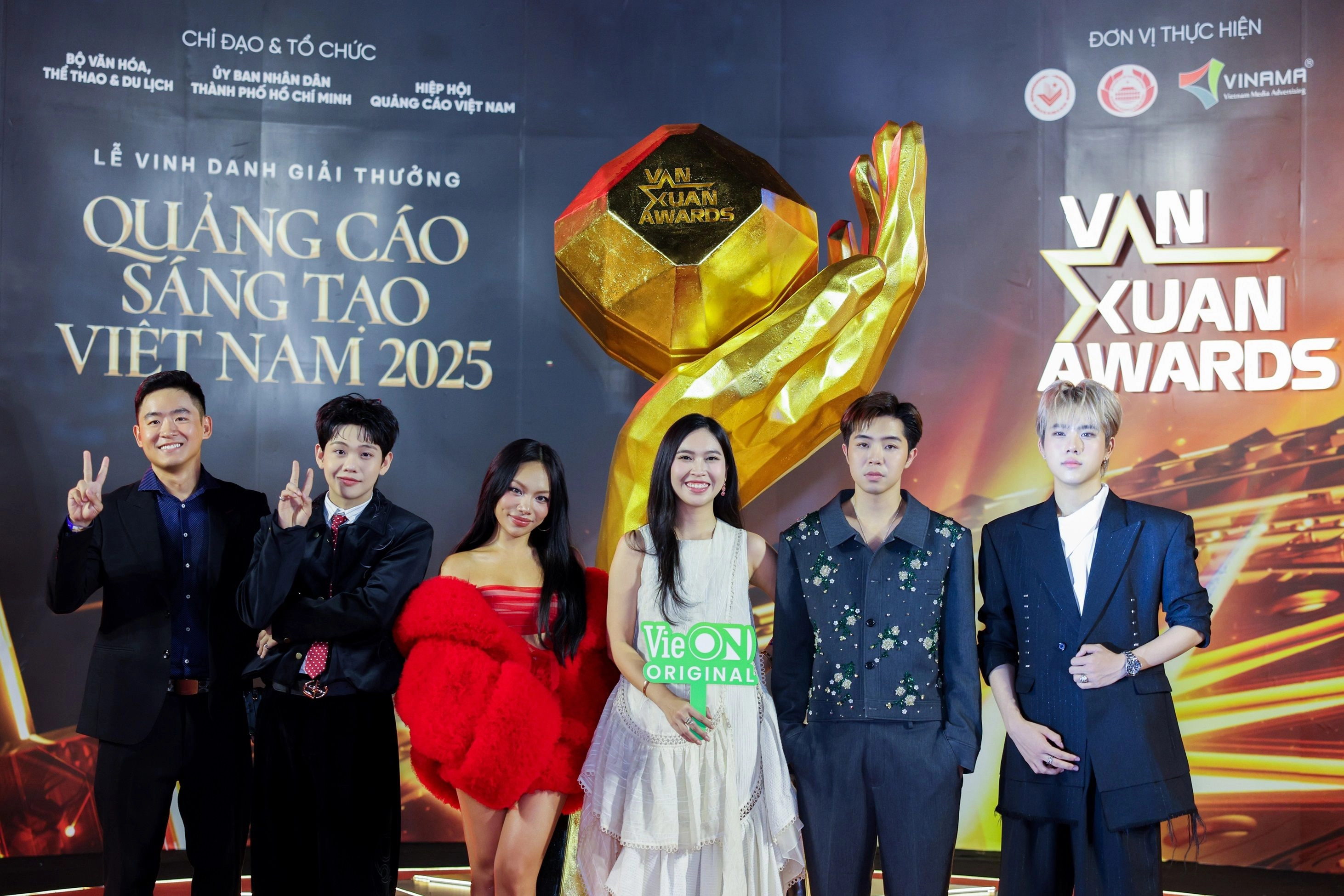 VIEON THẮNG “NỀN TẢNG QUẢNG CÁO CỦA NĂM” TẠI VẠN XUÂN AWARDS