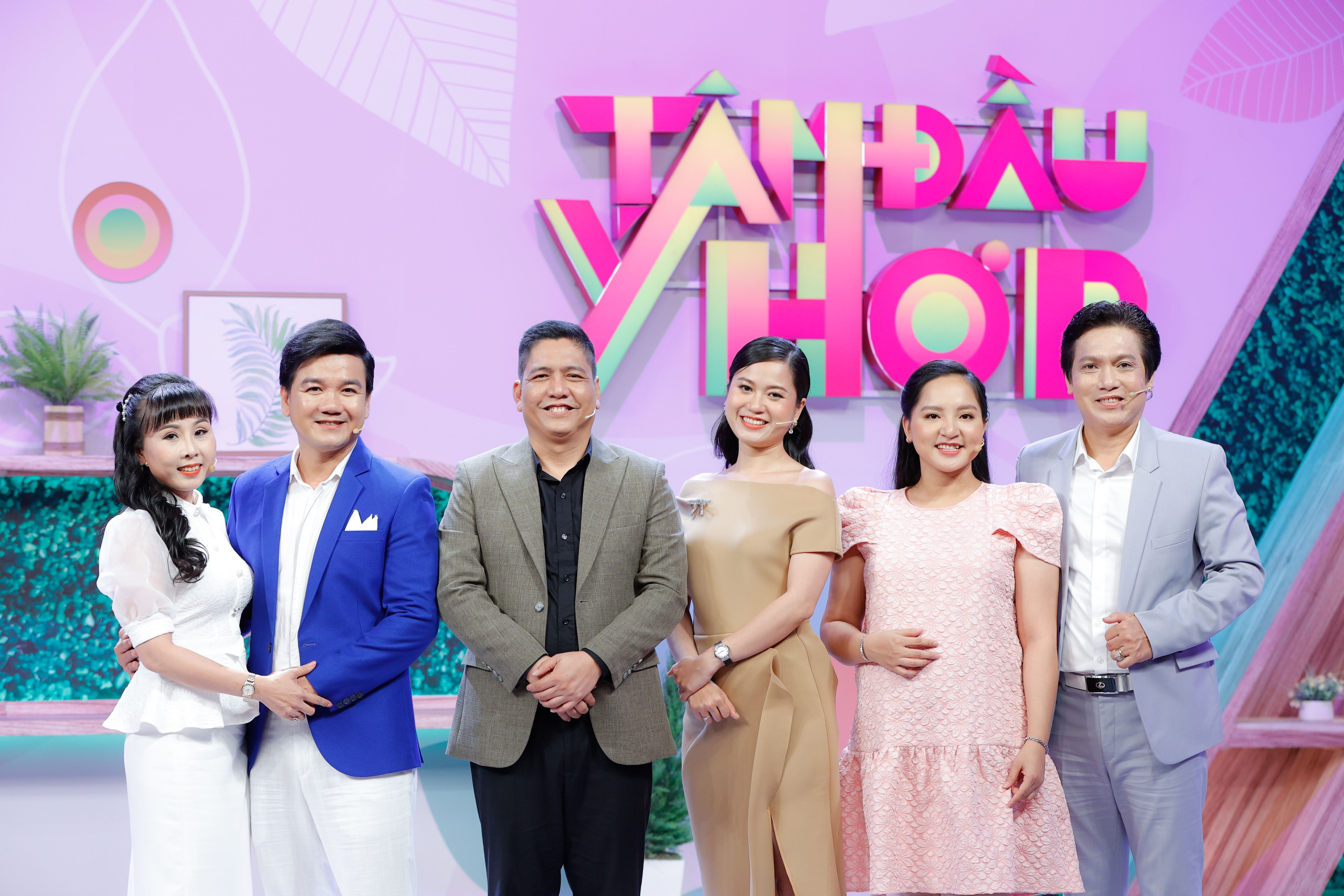 [TÂM ĐẦU Ý HỢP] NGHỆ SĨ CẢI LƯƠNG LÊ TỨ BIẾT ƠN VỢ VÌ ĐÃ HY SINH SỰ NGHIỆP CHO GIA ĐÌNH