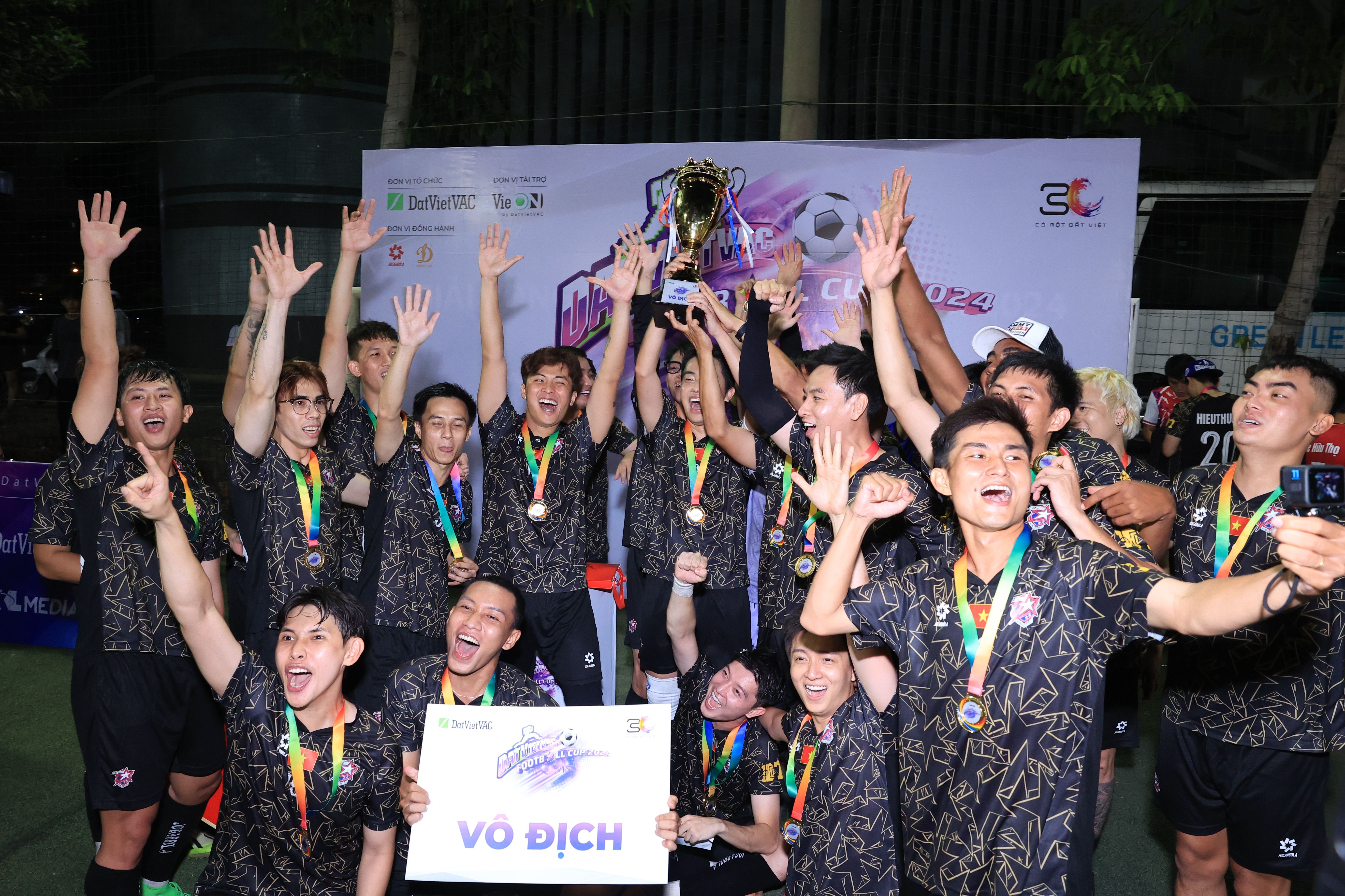 DatVietVAC FOOTBALL CUP 2024: ALLSTARS GIÀNH VÔ ĐỊCH ĐẦY KỊCH TÍNH!