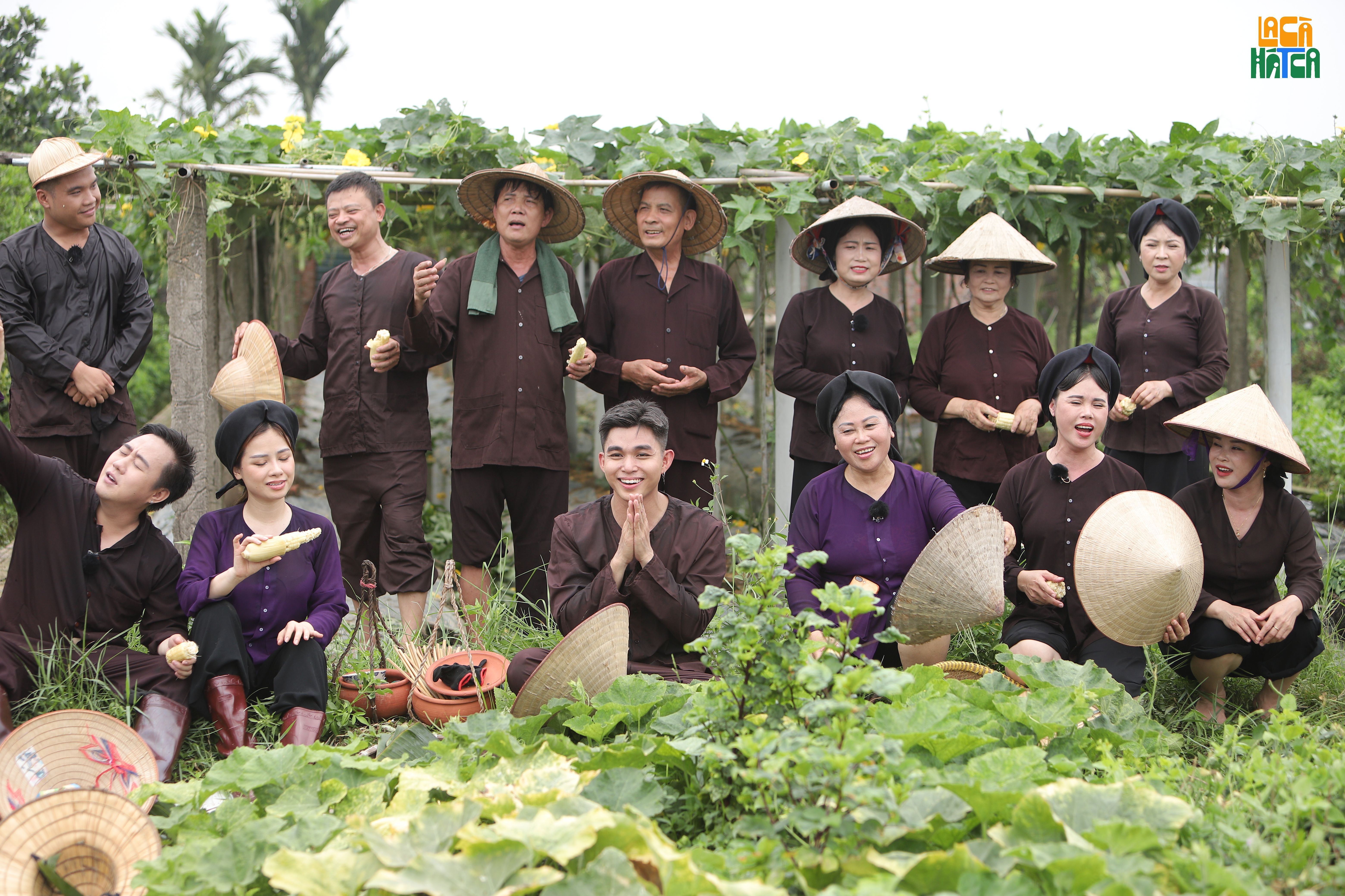 [LA CÀ HÁT CA] DÀN CAST MỘT NGÀY LÀM NÔNG DÂN, TRẢI NGHIỆM CUỘC SỐNG LAO ĐỘNG THƯỜNG NHẬT TẠI LÀNG DIỀM