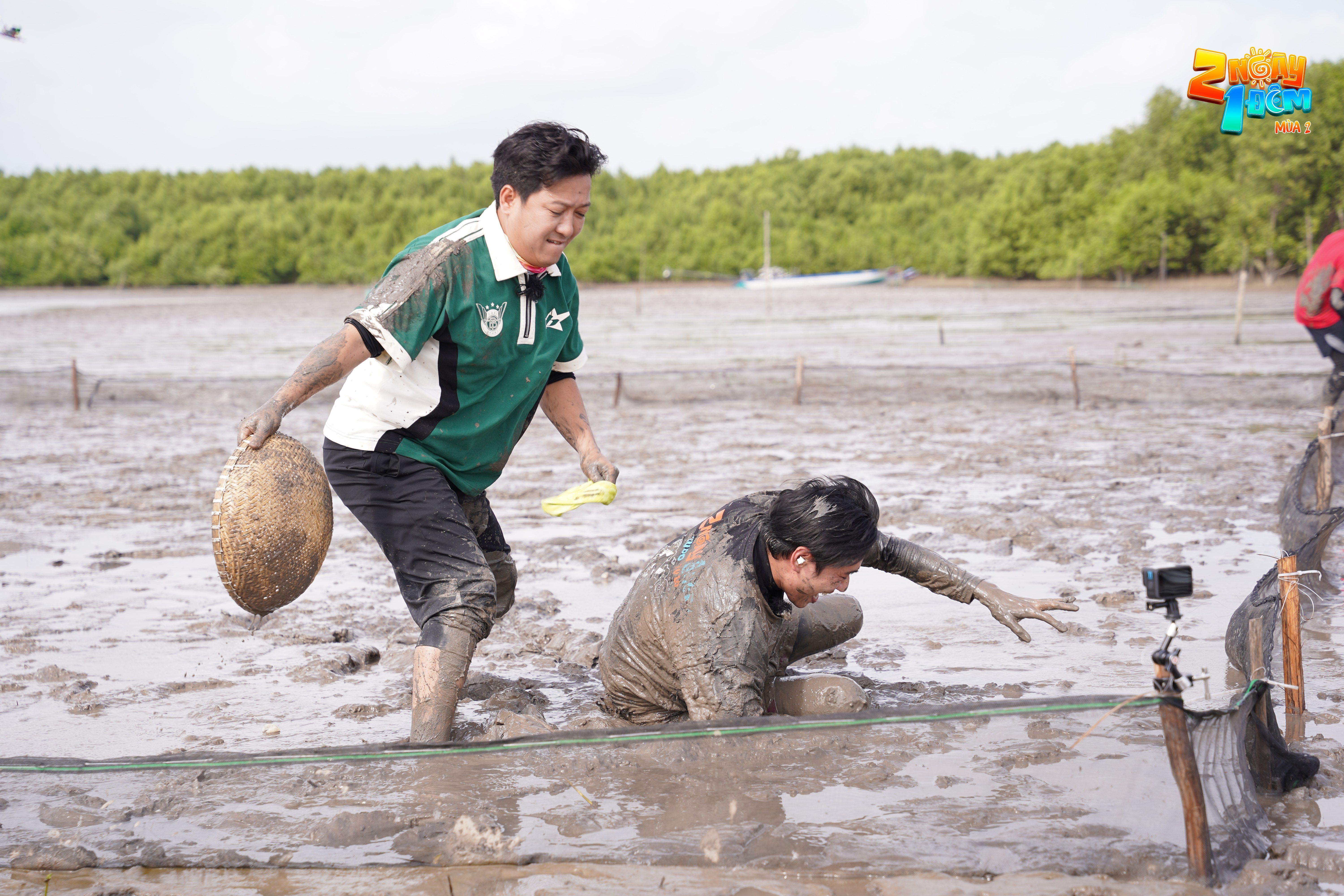 [2 NGÀY 1 ĐÊM] KIỀU MINH TUẤN THẢM THIẾT CẦU CỨU DƯƠNG LÂM VÌ BỊ ‘MẸ GIÀ’ TRƯỜNG GIANG TẤN CÔNG TẠI BÃI BỒI CÀ MAU