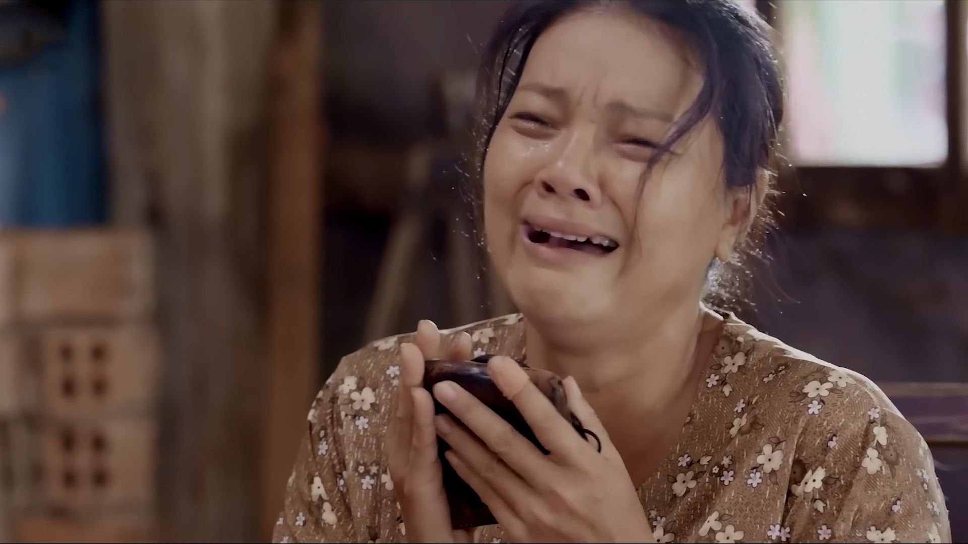 [MẶT TRỜI MÙA ĐÔNG] KIỀU TRINH "KHÓC CẠN NƯỚC MẮT" KHI VÀO VAI BÀ MẸ KHẮC KHỔ