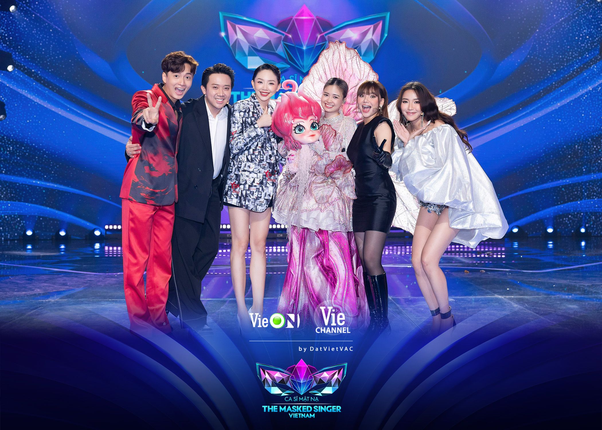 [THE MASKED SINGER VIETNAM] KHÁN GIẢ ĐONG ĐẦY TIẾC NUỐI KHI NÀNG TIÊN HOA DỪNG CHÂN, CỞI MẶT NẠ LỘ DIỆN LÀ CA SĨ DƯƠNG HOÀNG YẾN