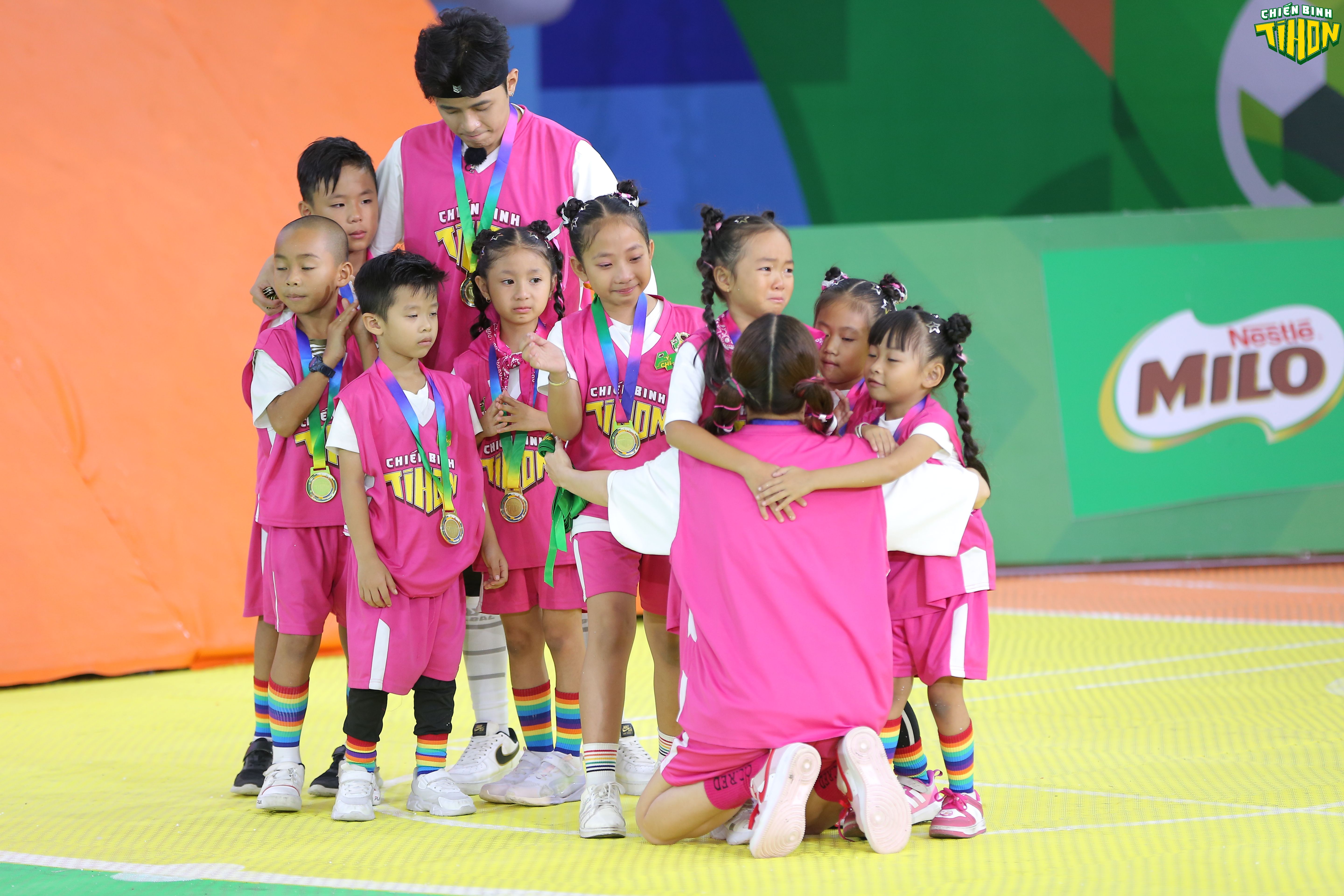 [CHIẾN BINH TÍ HON] PUKA, GIN TUẤN KIỆT KHÓC NGHẸN, KHÔNG NỠ RỜI XA CÁC CON