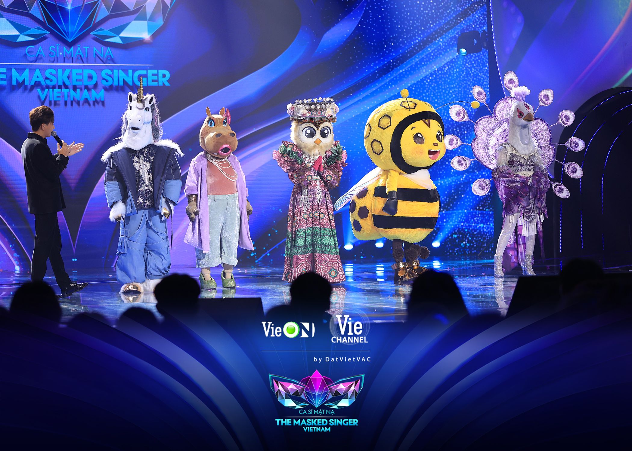 [THE MASKED SINGER VIETNAM] MÀN XUẤT HIỆN MỚI MẺ CỦA 2 ĐẤU SĨ MỚI TẠI TẬP 4 KHIẾN KHÔNG KHÍ SÂN KHẤU NÓNG HƠN BAO GIỜ HẾT