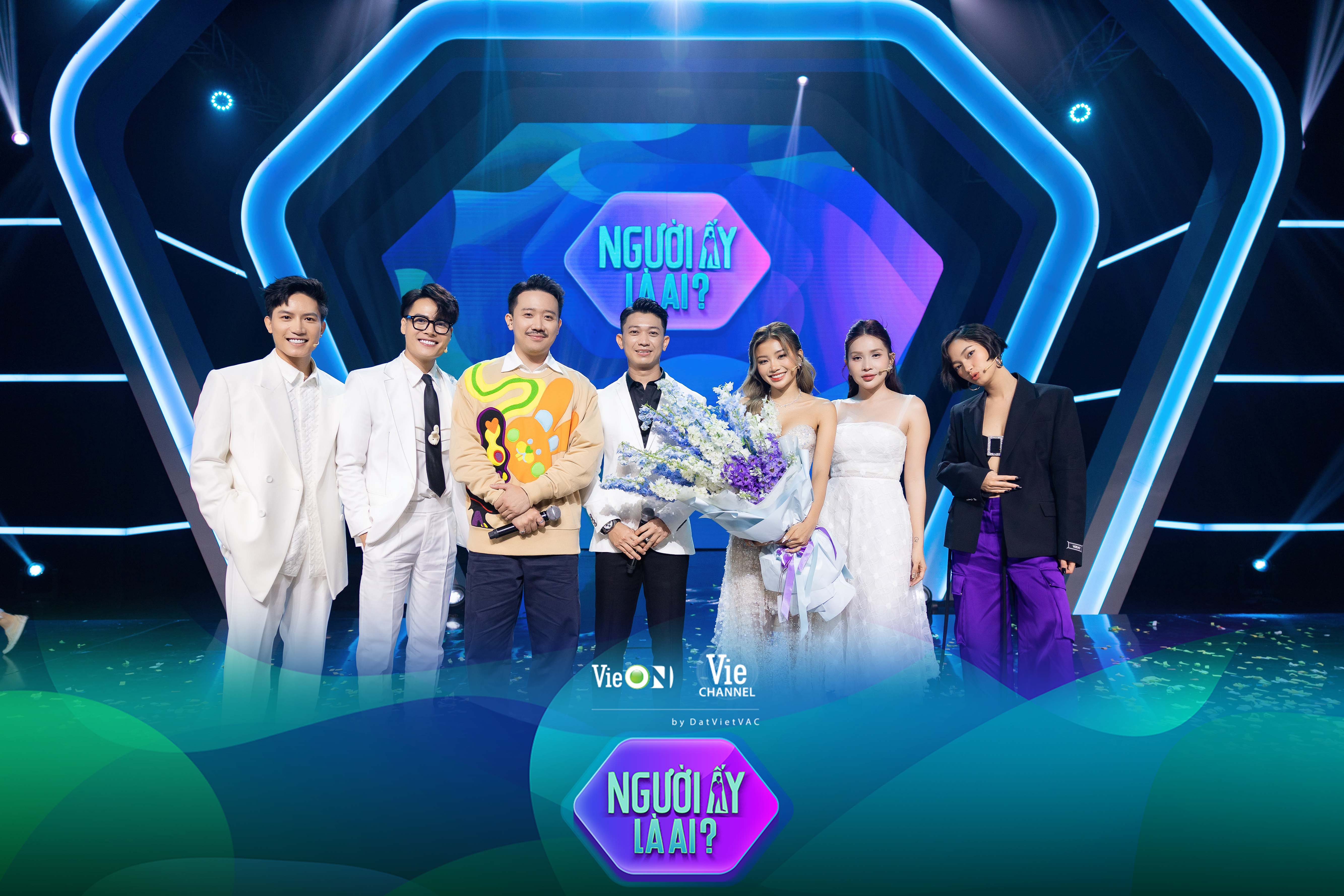 [NGƯỜI ẤY LÀ AI?] NỮ CHÍNH MỸ TUYẾT KẾT ĐÔI THÀNH CÔNG VỚI CỰC PHẨM ĐỘC THÂN DUY NHẤT