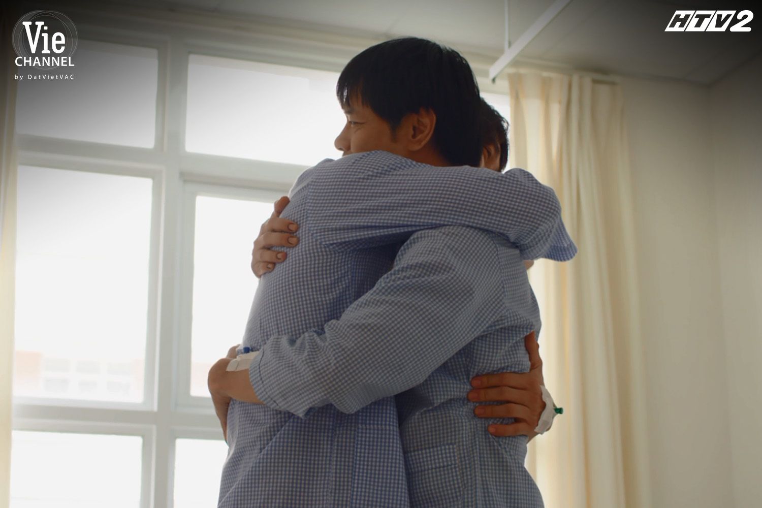 CÂY TÁO NỞ HOA CÓ 71 TẬP, NETIZEN THI NHAU BÀN LUẬN SÔI NỔI VỀ 1 HAPPY ENDING VỪA GIỐNG VỪA KHÁC BẢN HÀN