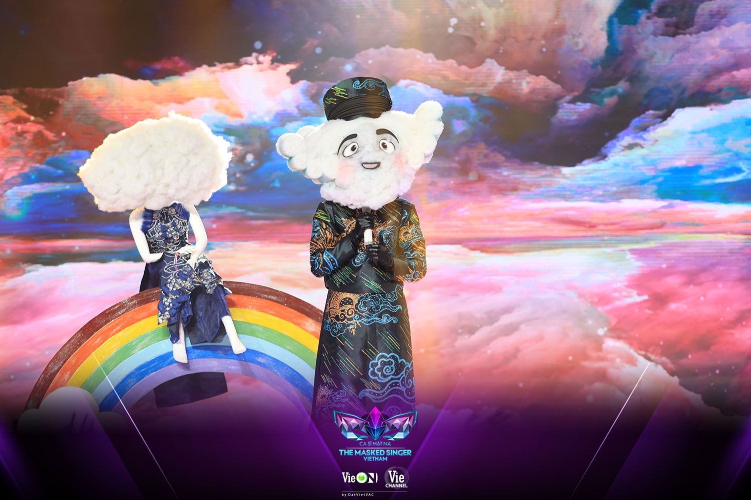 [THE MASKED SINGER VIETNAM] CHỦ NHÂN HIT HEAD IN THE CLOUDS THỐNG LĨNH MẠNG XÃ HỘI BẤT NGỜ XUẤT HIỆN