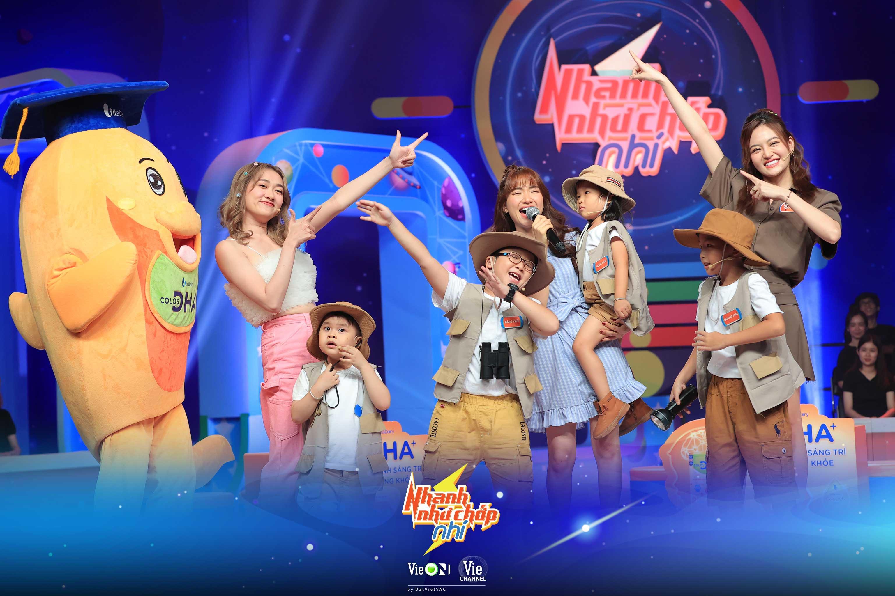 [NHANH NHƯ CHỚP NHÍ] HÒA MINZY “SANG CHẤN TÂM LÝ” NGAY TỪ MÀN CHÀO SÂN CỦA CÁC NHÍ